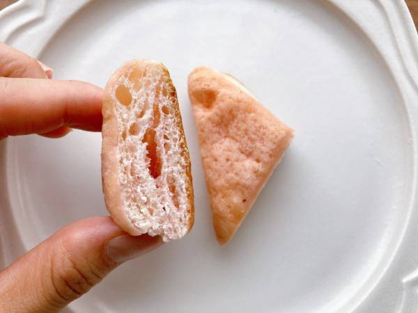 「ピンク色」が可愛い！！「コスパもばっちり」な【セブンイレブン】”さんかくパンいちご”が必見です！