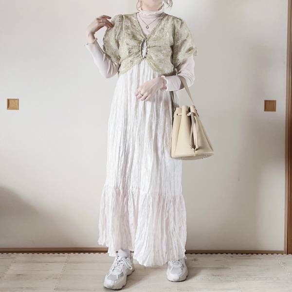 どうやって着ればいいの？流行りの＜ショート丈トップス＞おすすめコーデ4選