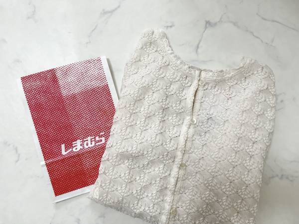 「驚きのプライス」「体型カバーも叶う」【しまむらコラボ】レース素材が可愛い”万能2WAYブラウス”