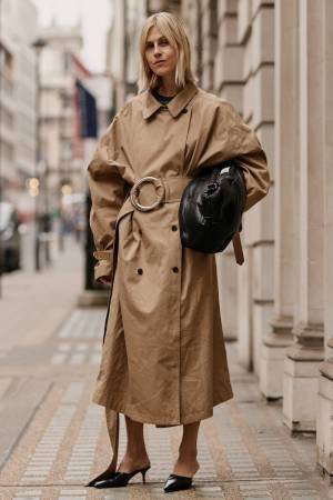 ビッグシルエットでモダンな趣を。リンダ・トールの着こなし【今、気になるファッションアイコン】