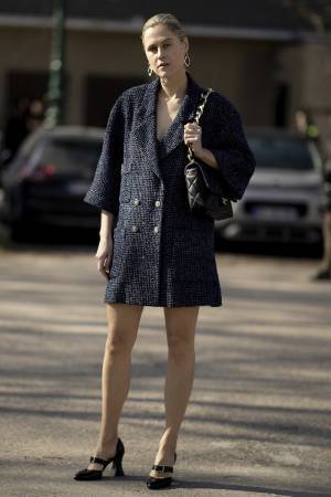 ビッグシルエットでモダンな趣を。リンダ・トールの着こなし【今、気になるファッションアイコン】