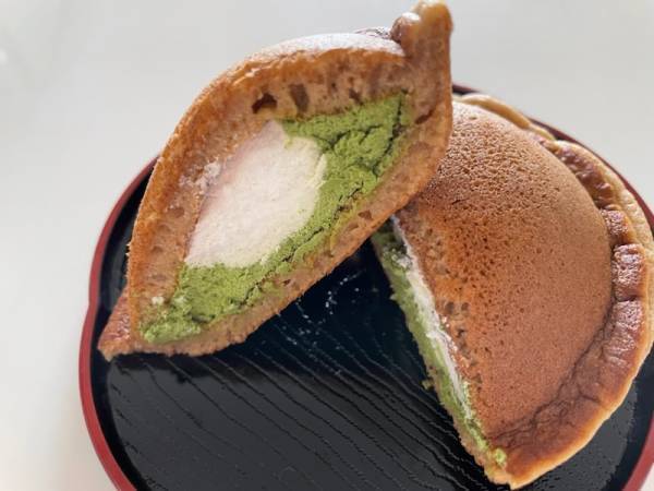 「クリームがぎっしり♡」「クセになる」美味しさ♡【ローソン】“抹茶どらもっち”特集