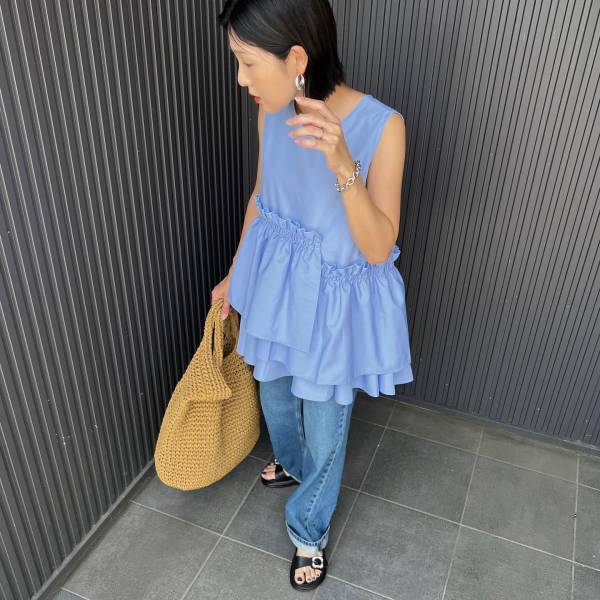 あのデニムの新作が登場！！【ユニクロ】「ゆるさが絶妙」”ローライズバギージーンズ”に注目