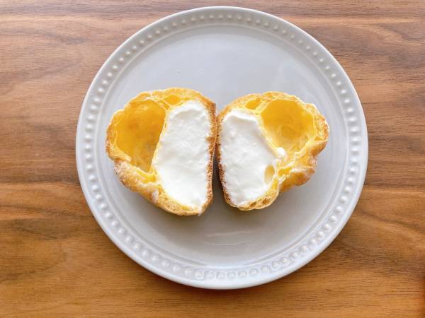 「香ばしさが最高♡」買わなきゃ損だわぁぁ【ファミリーマート】“北海道牛乳のミルクシュー”が絶品