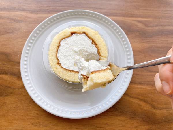 「中毒性」がたっぷり…♡「不動の人気！」【ローソン】“プレミアムロールケーキ”が絶品