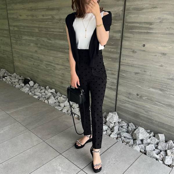 「シンプルで使える！着回せる！」【ユニクロ】「これ買って良かった！」”リブボートネックノースリーブT”