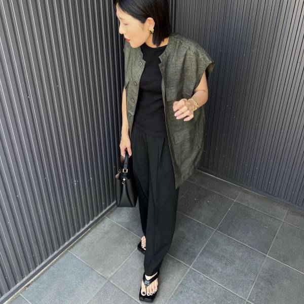 「シンプルで使える！着回せる！」【ユニクロ】「これ買って良かった！」”リブボートネックノースリーブT”