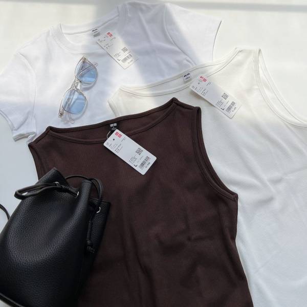 「シンプルで使える！着回せる！」【ユニクロ】「これ買って良かった！」”リブボートネックノースリーブT”