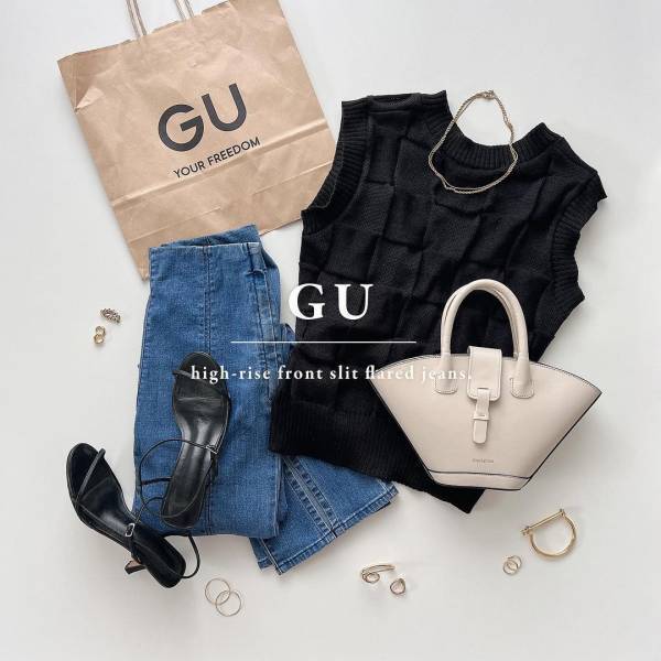 「詐欺レベル」と感動…！遂に「再販」！【GU】「人気」の”スリットフレアジーンズ”をチェック