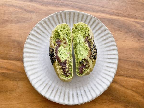 中身「たっぷり」♡「ほくほく食感」がたまらん～！【ローソン】“お抹茶ホイップあんぱん”が絶品