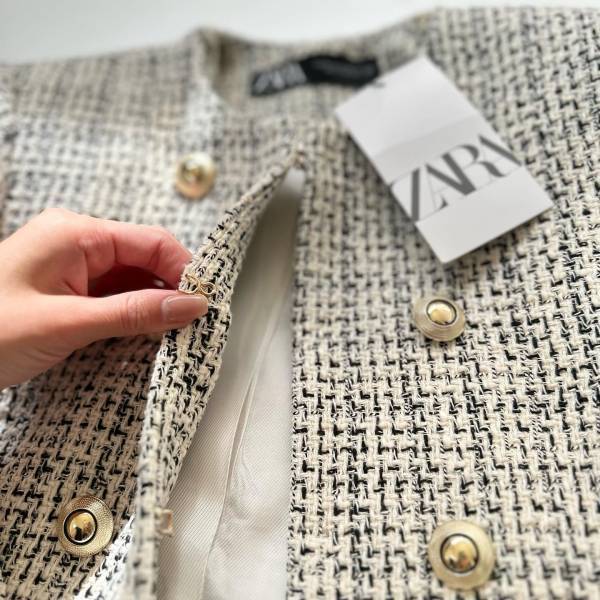 「着るだけで一気に高見え」で「最強」【ZARA】の”ブレザー”でコーデを「格上げ」