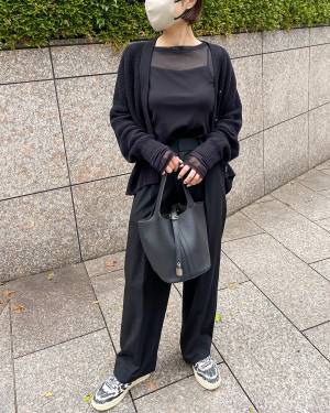 「美脚」めちゃスゴ！！「バズりボトムス」が最強すぎ！！【ユニクロ】“黒ボトムス”3選