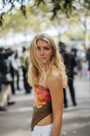 おしゃれ見え確実！ 周りと差をつけるスカーフ使いは海外ファッショニスタに学べ！