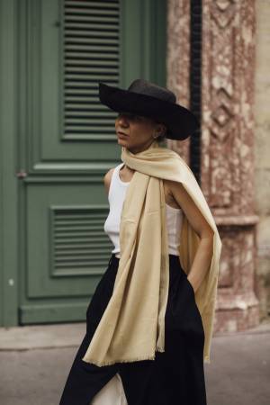 おしゃれ見え確実！ 周りと差をつけるスカーフ使いは海外ファッショニスタに学べ！