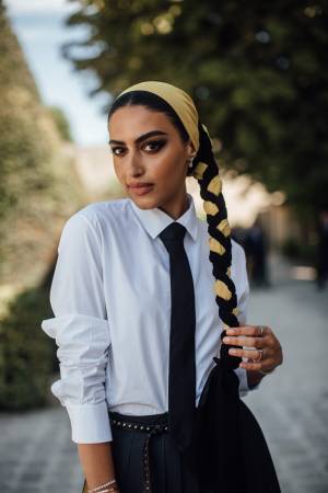 おしゃれ見え確実！ 周りと差をつけるスカーフ使いは海外ファッショニスタに学べ！