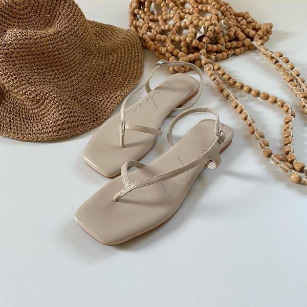 【ヌーディーサンダル】が今年は旬♪