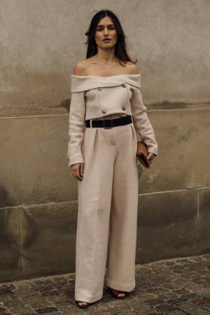 程よい色香漂うフェミニンがお好み。イリリダ・クラスニキのスナップ集【今、気になるファッションアイコン】