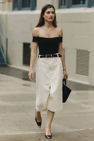 程よい色香漂うフェミニンがお好み。イリリダ・クラスニキのスナップ集【今、気になるファッションアイコン】