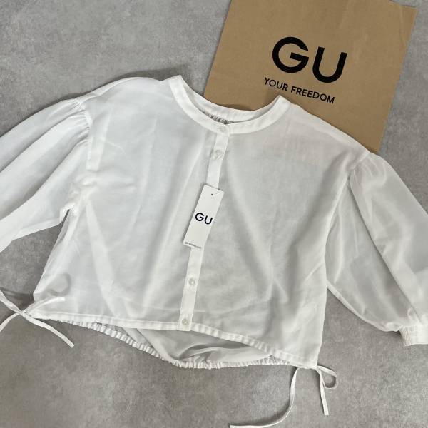 完売前に欲しい！「見つけたら即買い」【GU】もう可愛すぎるぅ！！”シアーブラウス”を紹介