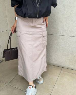 後ろ姿まで超カワイイ！「これからの季節に良き」と即決【GU】「気分で雰囲気変えれる」”カーゴスカート”をGET