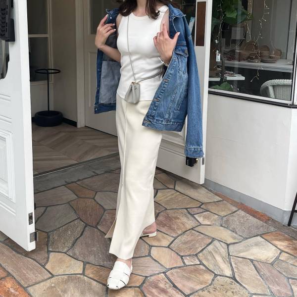 「今日も着てたわ♡」【ユニクロ】ユニ女も”イロチ買い”するほどお気に入り！「優秀タンク＆キャミ」