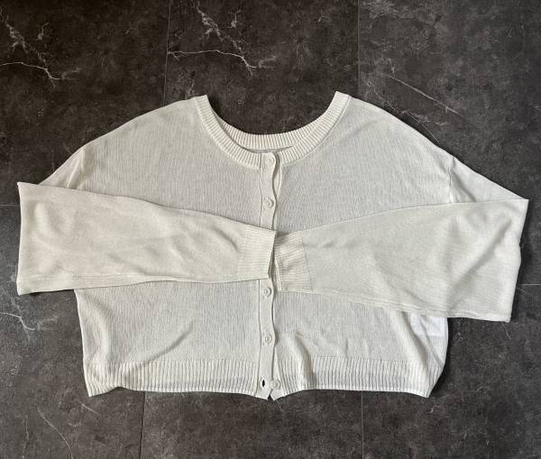 ＜流行りのシアーはコレで決まり！＞やっぱ2WAYが最強！今年らしい「シアーカーディガン」を発見