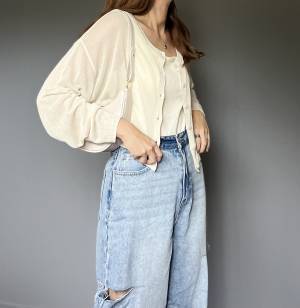 ＜流行りのシアーはコレで決まり！＞やっぱ2WAYが最強！今年らしい「シアーカーディガン」を発見