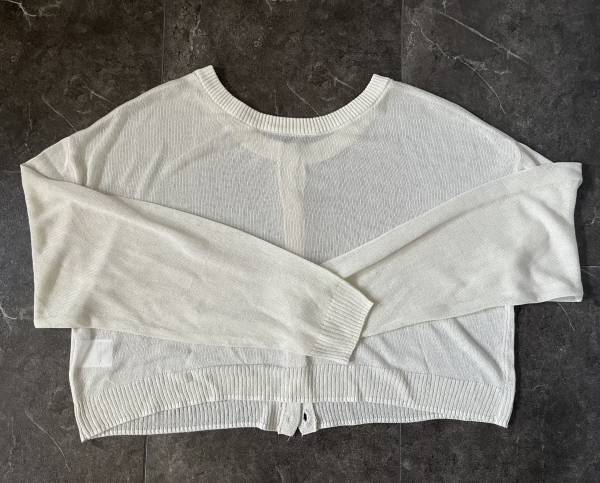 ＜流行りのシアーはコレで決まり！＞やっぱ2WAYが最強！今年らしい「シアーカーディガン」を発見