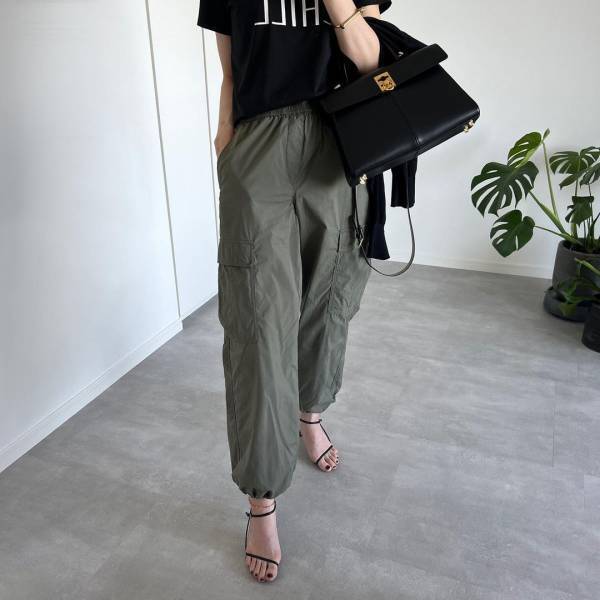 『これ出番増える』！！【ユニクロ】「サラサラ着心地最高」「快適すぎ」”優秀ボトムス”3選