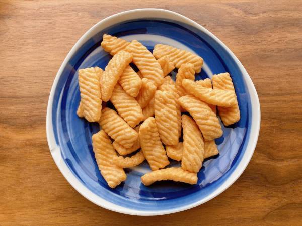 「即購入」！「ガリっと噛み応え」がクセになるぅ！！【ファミリーマート】“贅沢かっぱえびせん”集