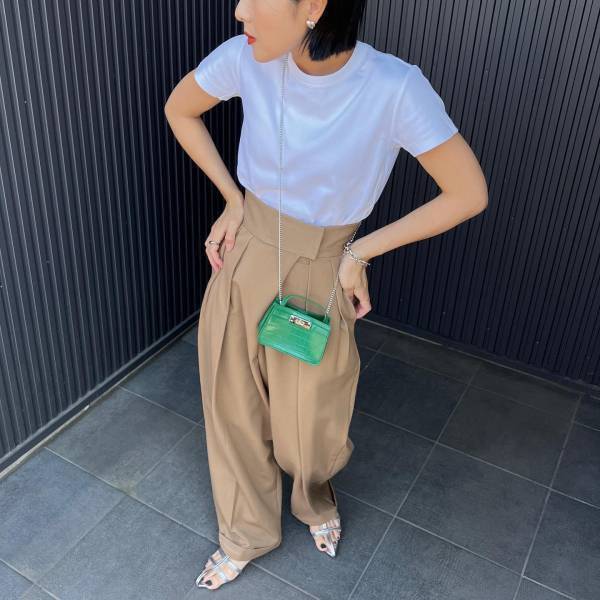 おしゃれ【マイクロバッグ】に注目！スタイリングに映える色や形とは？