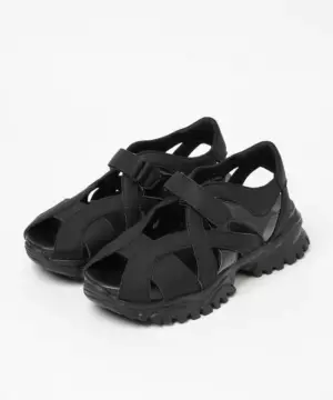 結局「黒」は最強♡【niko and …】ぺたんこ派もヒール派も◎ 「黒サンダル」