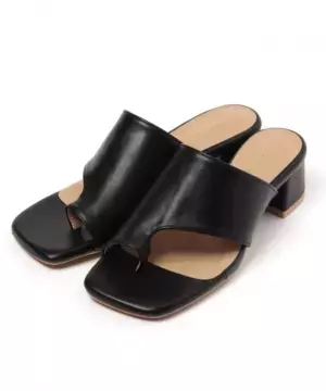 結局「黒」は最強♡【niko and …】ぺたんこ派もヒール派も◎ 「黒サンダル」