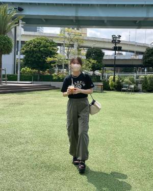 お願い！完売しないでッ（泣）【ハニーズ】シンプルで形も最高♡「黒サンダル」