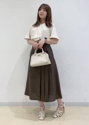 くぅ、めっちゃ可愛いわぁ♡【ROPÉ PICNIC】さん、さすが！ オンオフ使える「上品ブラウス」