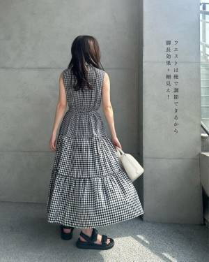 「スタイルアップ」したい人必見！！「足長効果抜群」【ユニクロ】”ギンガムチェックワンピ”がかわいい