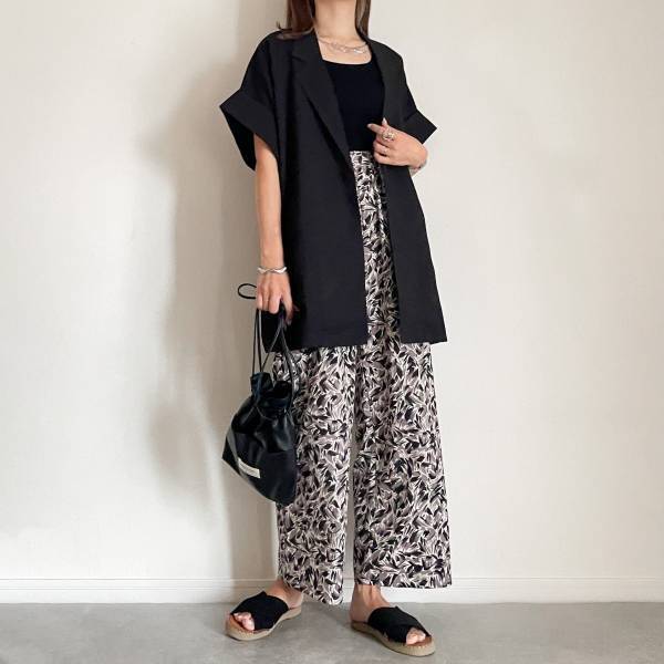 この夏、サッと羽織るだけでオシャレ！「こなれ感アップ」”半袖シャツジャケット”コーデ3つ