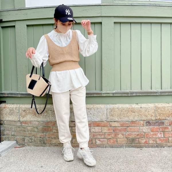 《淡色好き必見！！》「可愛くてお気に入り」だって！！【しまむら】”ベージュビスチェ”が優勝