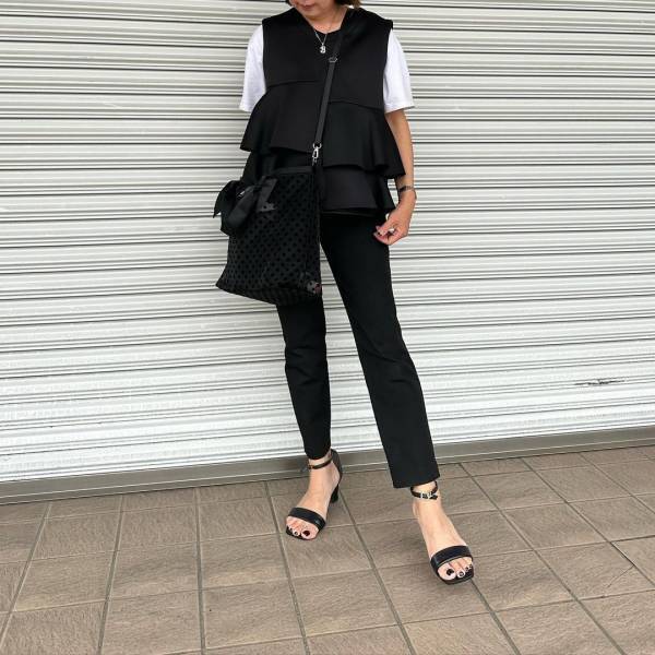 「4色」買いしたーッ！！「オールシーズン愛用」【ユニクロ】”優秀ボトムス”コーデ集