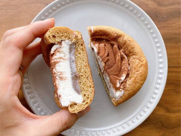 さすがに「贅沢」すぎるって…！【ファミリーマート】「まさにティラミスそのもの」な菓子パンを食べてみた