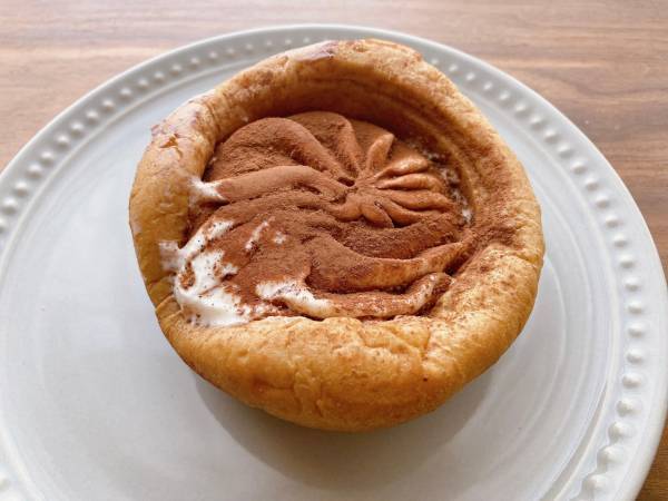 さすがに「贅沢」すぎるって…！【ファミリーマート】「まさにティラミスそのもの」な菓子パンを食べてみた