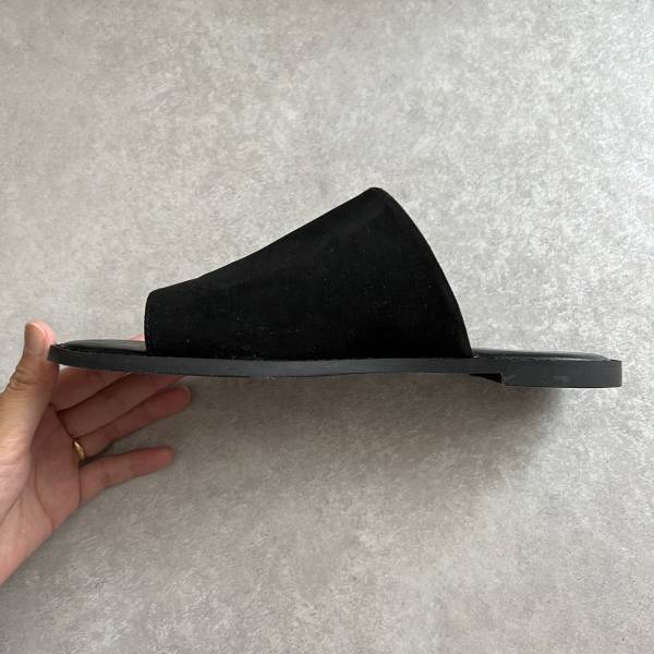 なにこれ！「お手頃」なのに優勝！！【ユニクロ】もうゲットした？”トングサンダル”が超オススメ