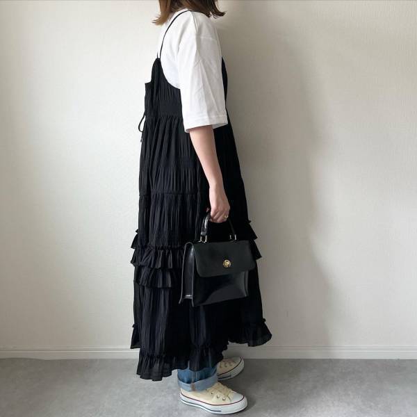 「めっちゃ使える」「すごく使える」【ユニクロ】”クルーネックT”「こなれ感」コーデまとめ