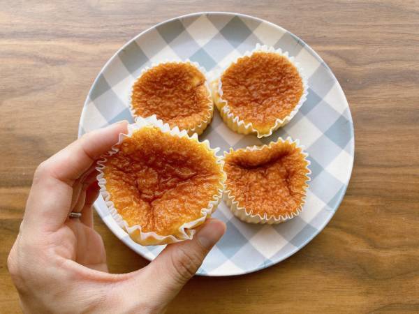 「しっとりシュワっと」食感がたまらんッ！【ローソン】カロリー低めが嬉しい”チーズスフレケーキ”