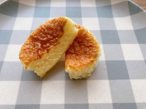 「しっとりシュワっと」食感がたまらんッ！【ローソン】カロリー低めが嬉しい”チーズスフレケーキ”