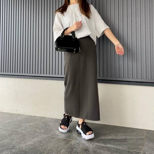 えっ！ これも『値下げ』だって！【ユニクロ】買うなら今かも♡ 大人かわいい「ロングスカート」