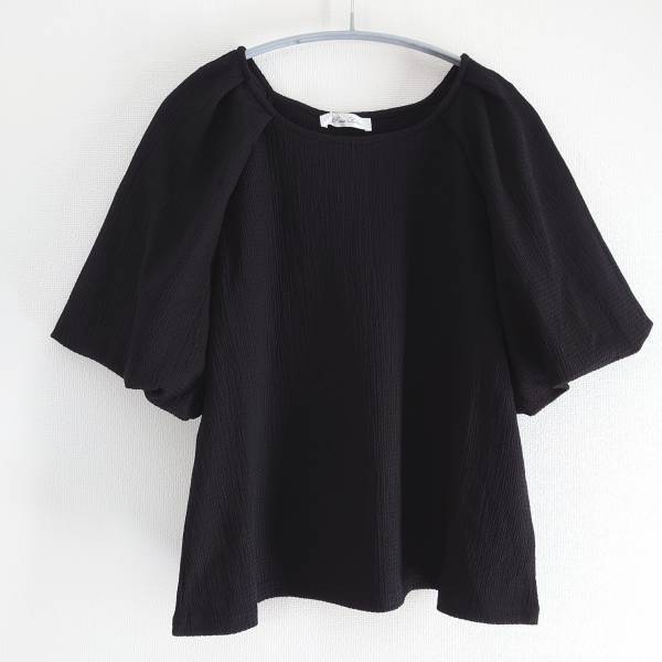 「え、安い！」「絶妙な袖」で華奢見え！【しまむら】驚きの「1419円トップス」が可愛い♡