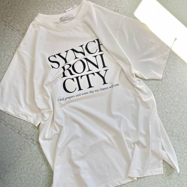 「高見え確実」「めちゃくちゃお手頃」と大好評♡♡【しまむら】“ロゴT”まとめ