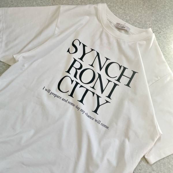 「高見え確実」「めちゃくちゃお手頃」と大好評♡♡【しまむら】“ロゴT”まとめ