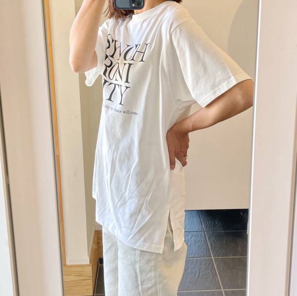 「高見え確実」「めちゃくちゃお手頃」と大好評♡♡【しまむら】“ロゴT”まとめ